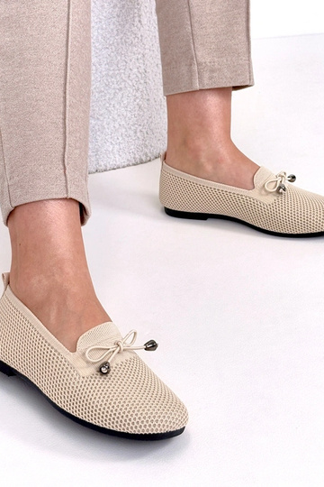 Kreemivärvi kangast... 2