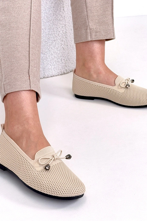 Kreemivärvi kangast mokasiinid...