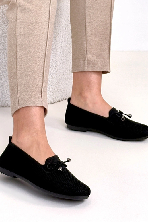 Mustad kangast mokasiinid lipsukesega...