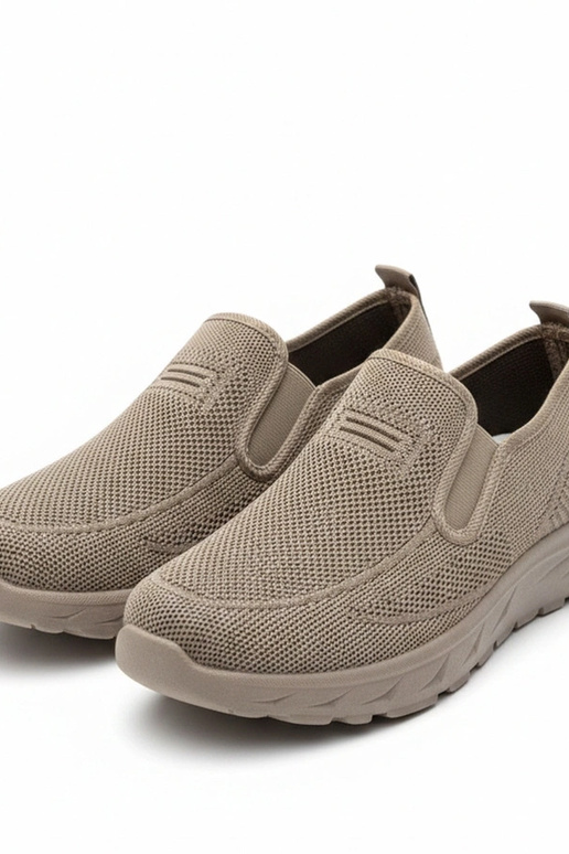 Pruunid meeste spordijalatsid ilma...