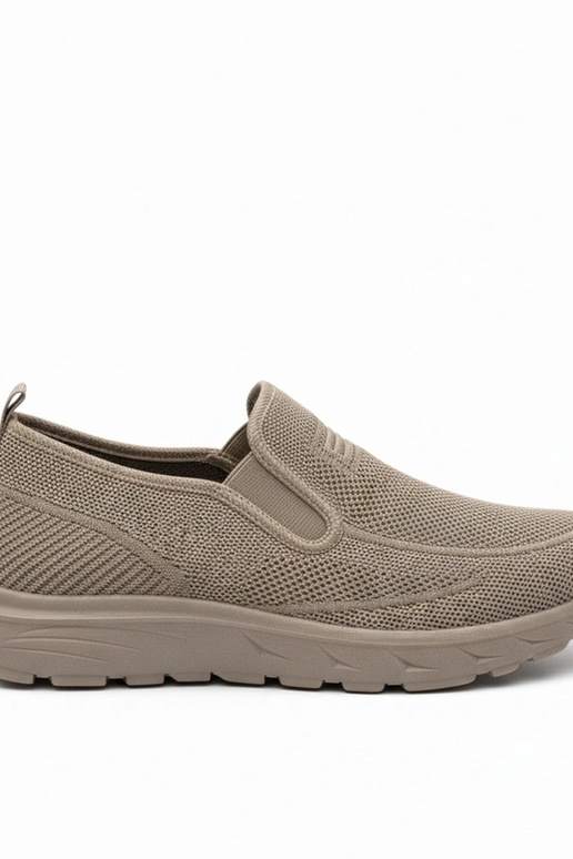 Pruunid meeste spordijalatsid ilma...