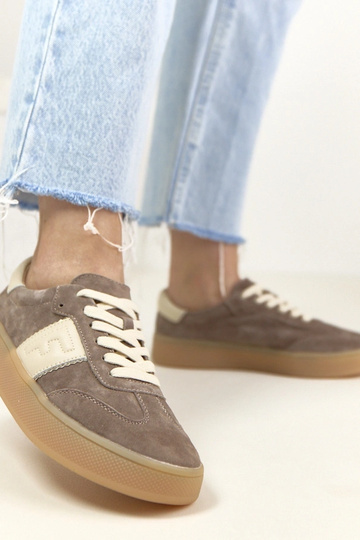 Tumedalt pruunid nahast... 2