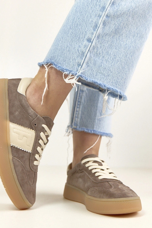 Tumedalt pruunid nahast...