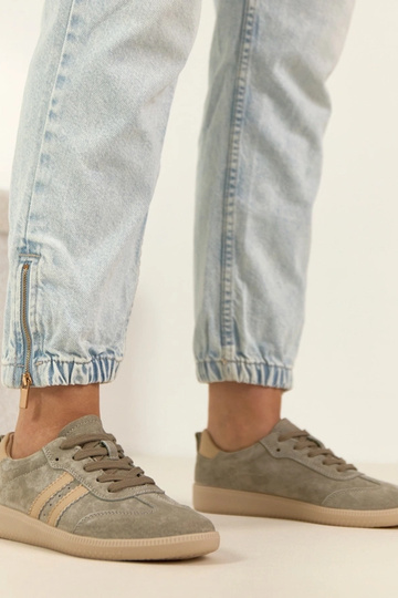 Khaki nahast spordijalatsid...