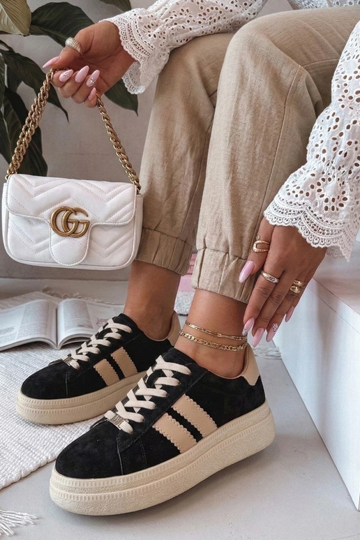 Mustad nahast spordijalatsid...