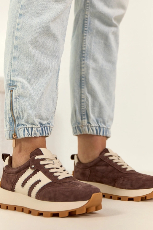 Šokolaadikarva nahast spordijalatsid...