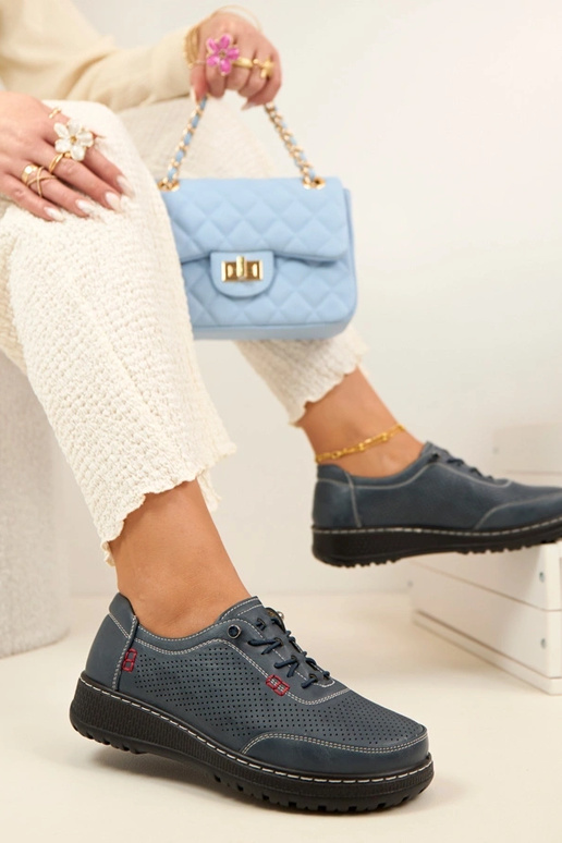 Tumed sinised avatud pealsega...