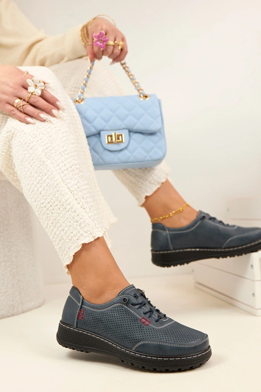 Tumed sinised avatud pealsega...