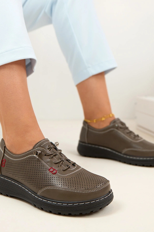 Hallid avatud pealsega poolsaapad...