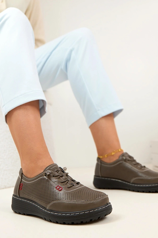 Hallid avatud pealsega poolsaapad...