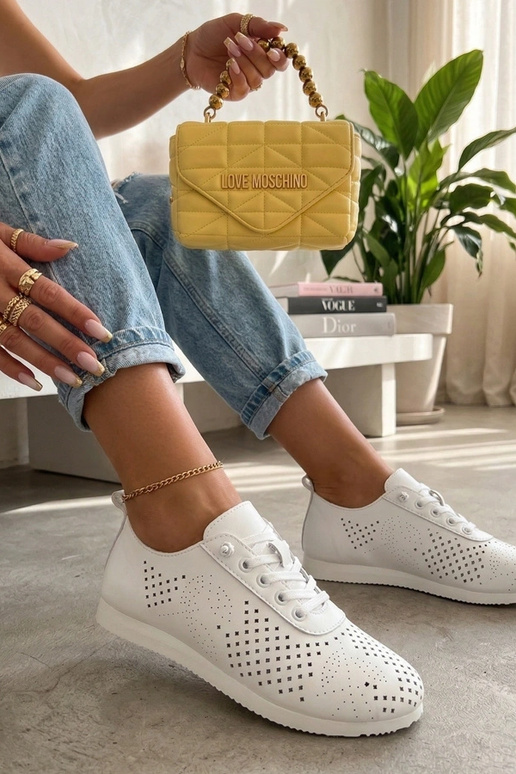 Elowen valged õhulised spordijalatsid