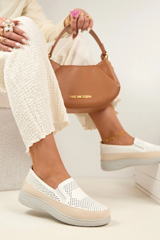 Aurelle valged liivakarva õhulised...