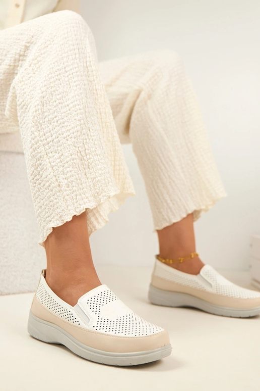 Aurelle valged liivakarva õhulised...