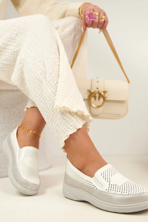 Aurelle valged hõbedased õhulised...