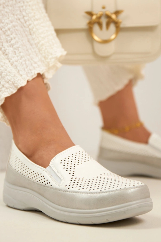 Aurelle valged hõbedased õhulised...