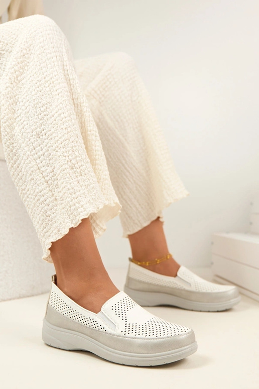 Aurelle valged hõbedased õhulised...