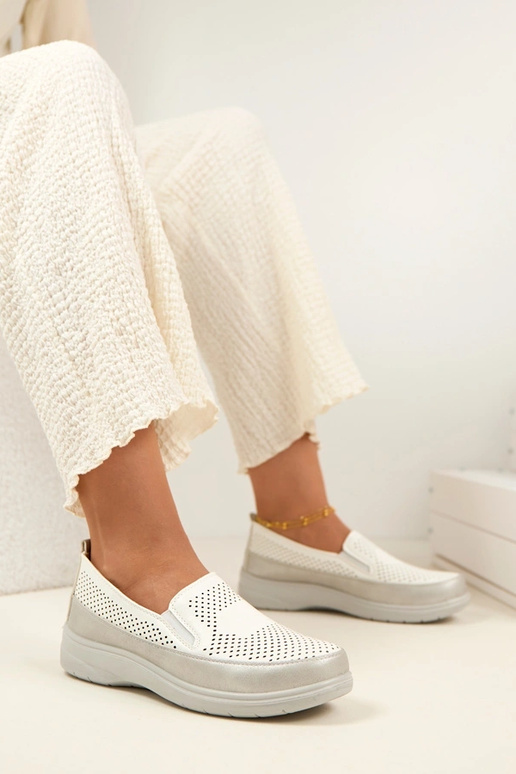 Aurelle valged hõbedased õhulised...