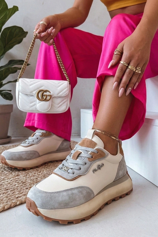 Liivakarva nahast kingad platvormil...