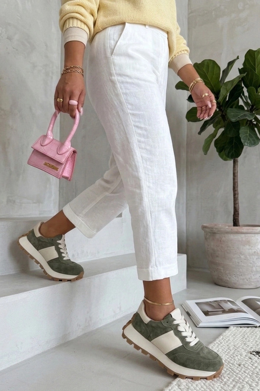 Rohelised nahast kingad platvormil...