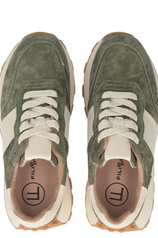 Rohelised nahast kingad platvormil...