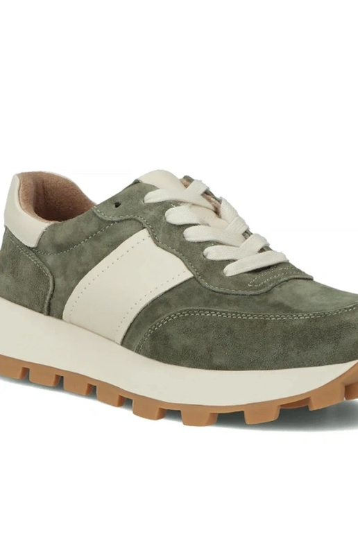 Rohelised nahast kingad platvormil...