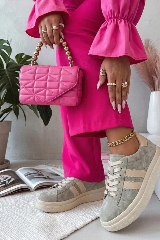 Hallid nahast kingad platvormil Filippo