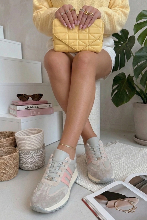 Hallid nahast kingad platvormil Filippo