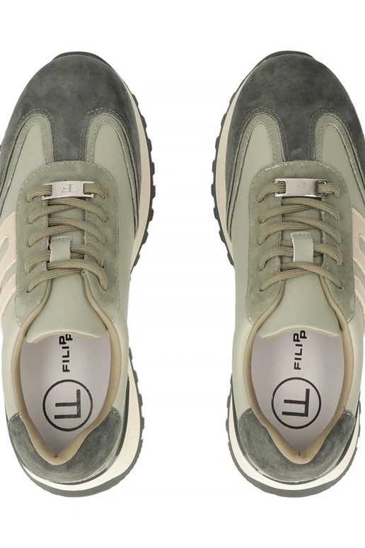 Rohelised nahast kingad platvormil...