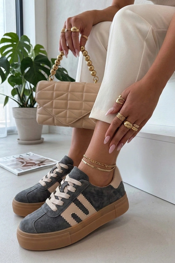 Hallid nahast kingad... 2