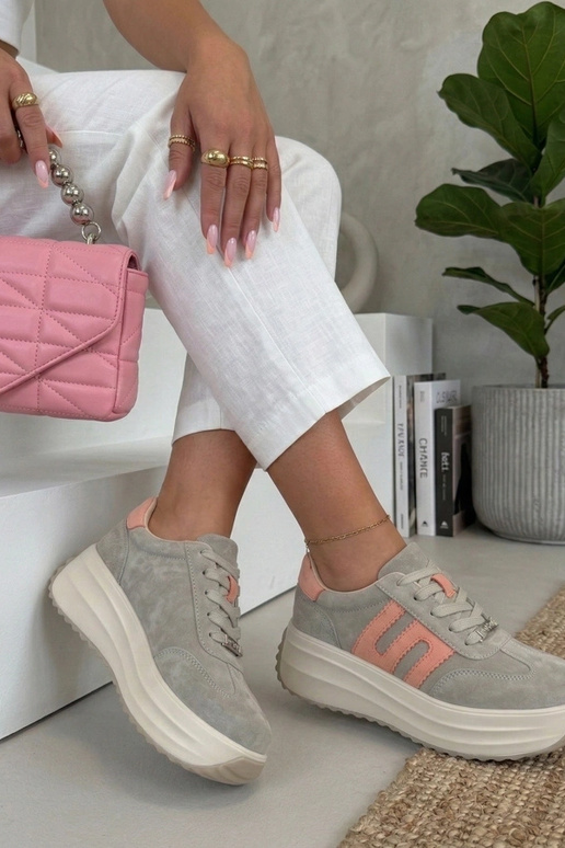 Hallid nahast kingad platvormil Filippo