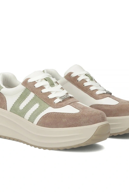 Liivakarva nahast kingad platvormil...