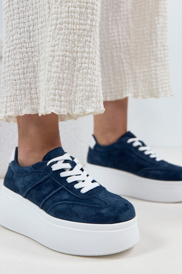 Tumedad sinised nahast... 2