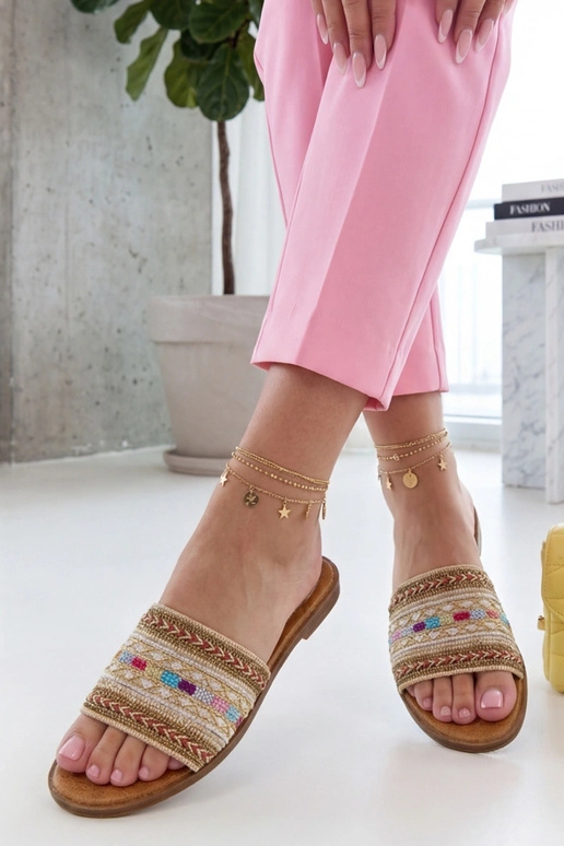 Liivakarva sussid kaunistatud...