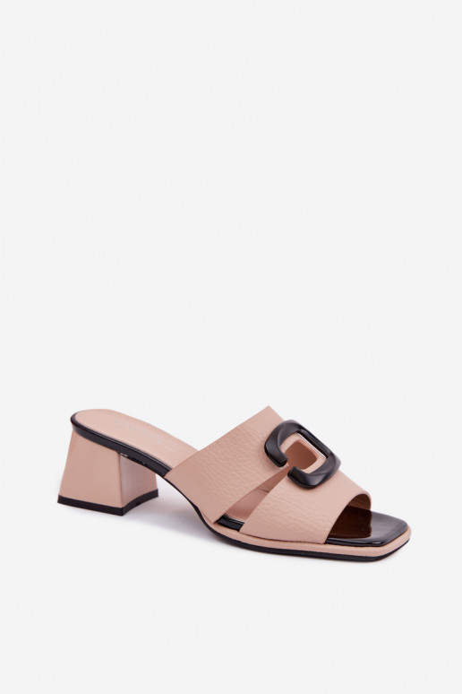 Naisten sandaalit leikkuilla ja soljilla korkokengissä Vinceza 62284 liivivärissä