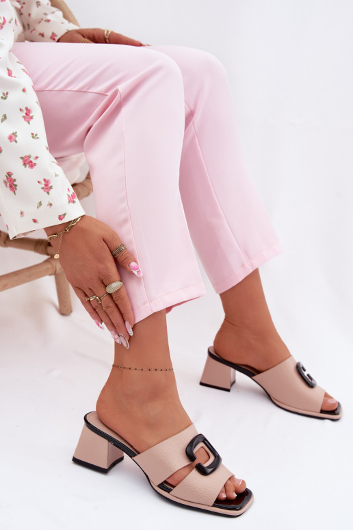 Naisten sandaalit leikkuilla ja soljilla korkokengissä Vinceza 62284 liivivärissä