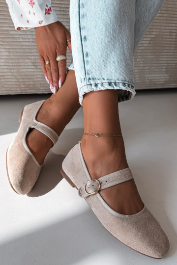 Baleriinad rihmadega I Złotą neetide ja pandlaga Elevandiluu värvi Kelisa