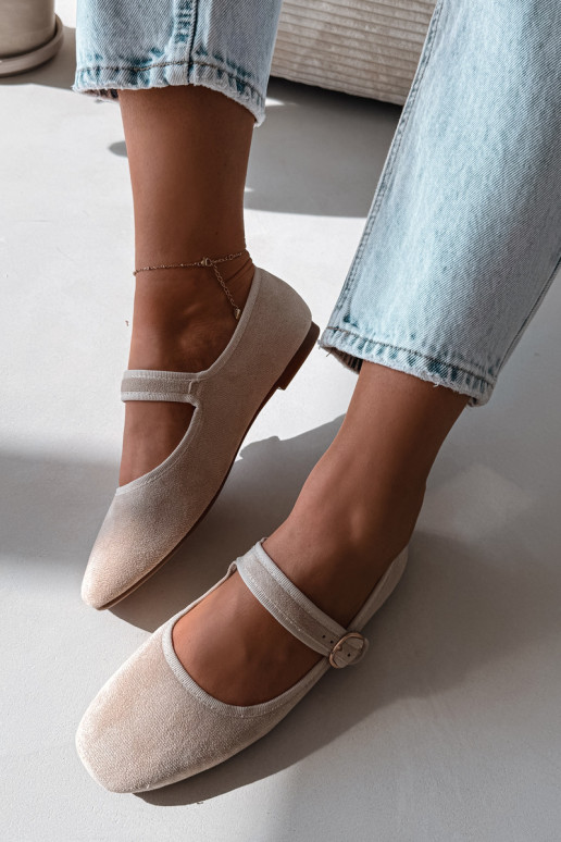 Baleriinad rihmadega I Złotą neetide ja pandlaga Elevandiluu värvi Kelisa