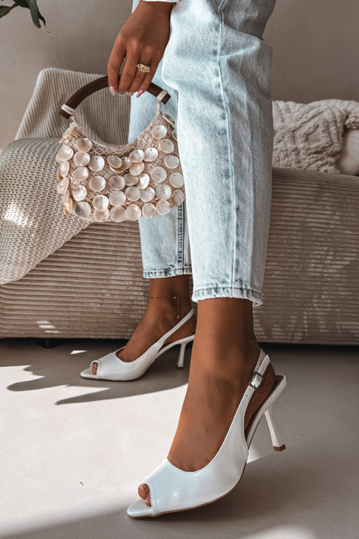 Pealistesandaalid kõrge jämeda kontsaga valget värvi Sevina