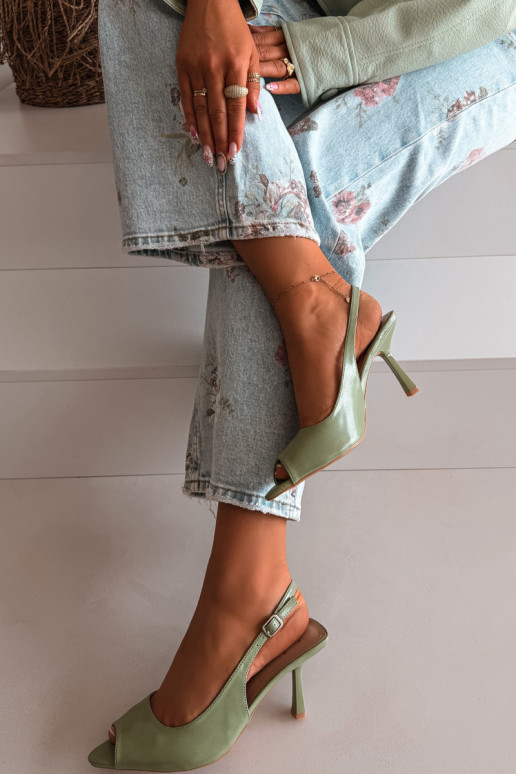 Pealistesandaalid kõrge jämeda kontsaga Rohelist värvi Sevina