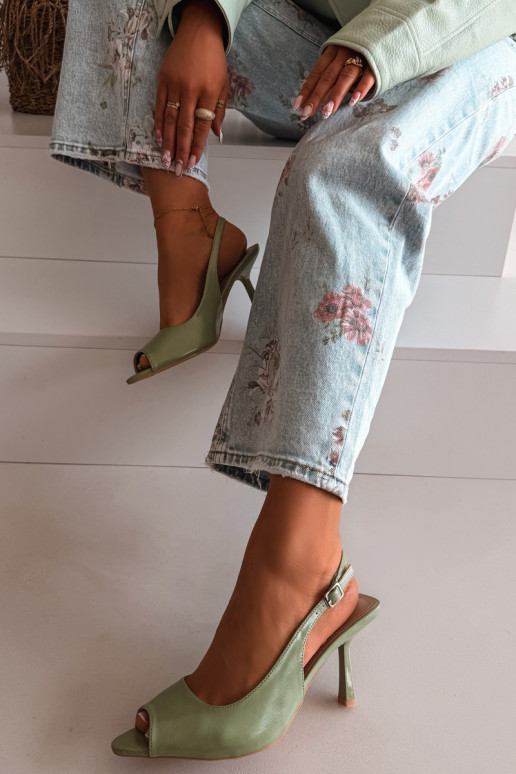 Pealistesandaalid kõrge jämeda kontsaga Rohelist värvi Sevina