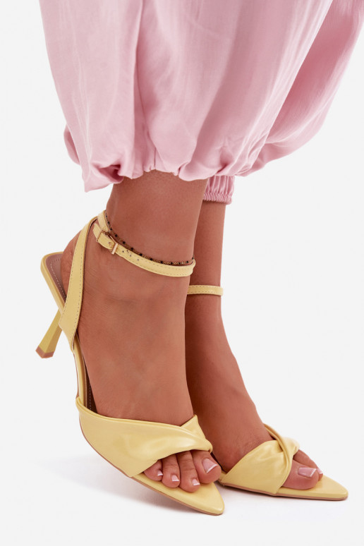 Pealistesandaalid kõrge jämeda kontsaga eko-nahast Kollased Sedira