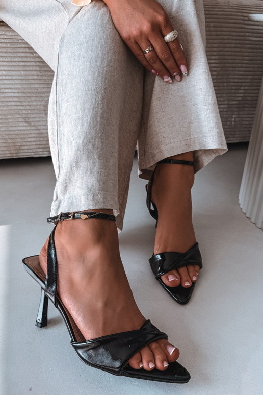 Pealistesandaalid kõrge jämeda kontsaga eko-nahast msuud Sedira