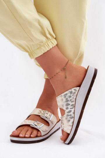 naiste plätud neetide ja pandlaga Inblu CP000063 valget värvi