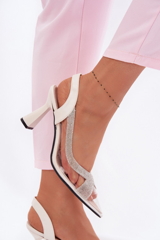 Külgedelt läbipaistvad sandaalid säravate kristallidega kõrge jämeda kontsaga Vinceza 62282 Elevandiluu värvi