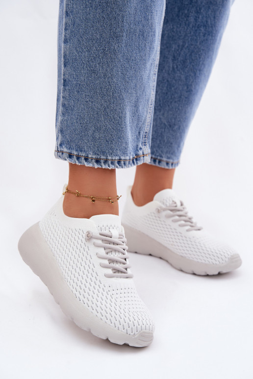 Riidest spordijalatsid Pealiste omad valget värvi Helinae