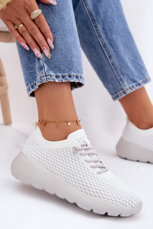 Riidest spordijalatsid Pealiste omad valget värvi Helinae