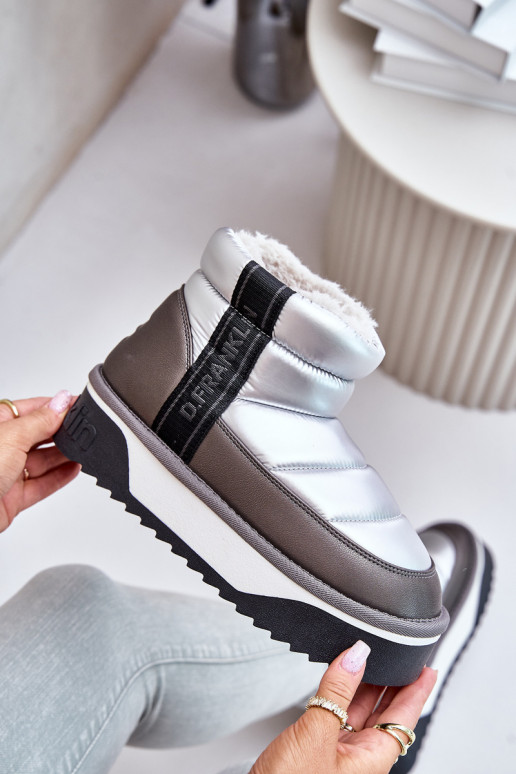 Sellel ondal nööpidega lumesaapad Paksu talla peal D.Franklin DFSH371010 Hõbedat värvi