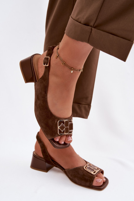 Elegantsed sandaalidPealturalnego seemisnakhsedu kõrge jämeda kontsaga D&A CE61-3127 pruunid värvi