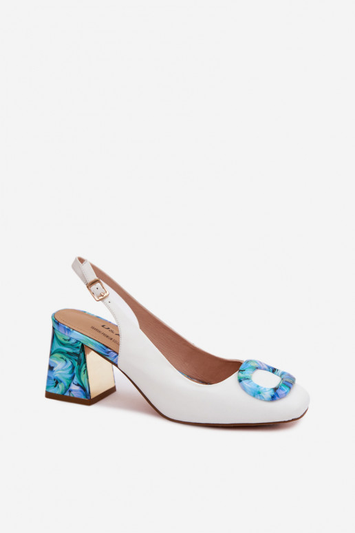 Pealhk Pealistesandaalid neetide ja pandlaga D&A LZ61-2010 valget värvi