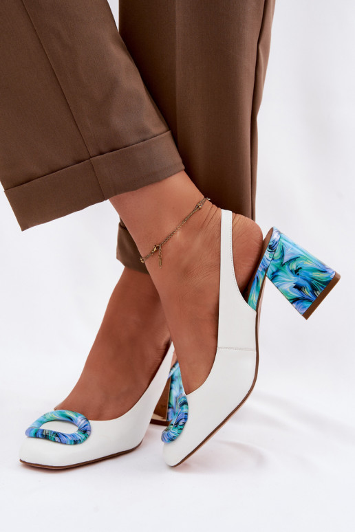 Pealhk Pealistesandaalid neetide ja pandlaga D&A LZ61-2010 valget värvi